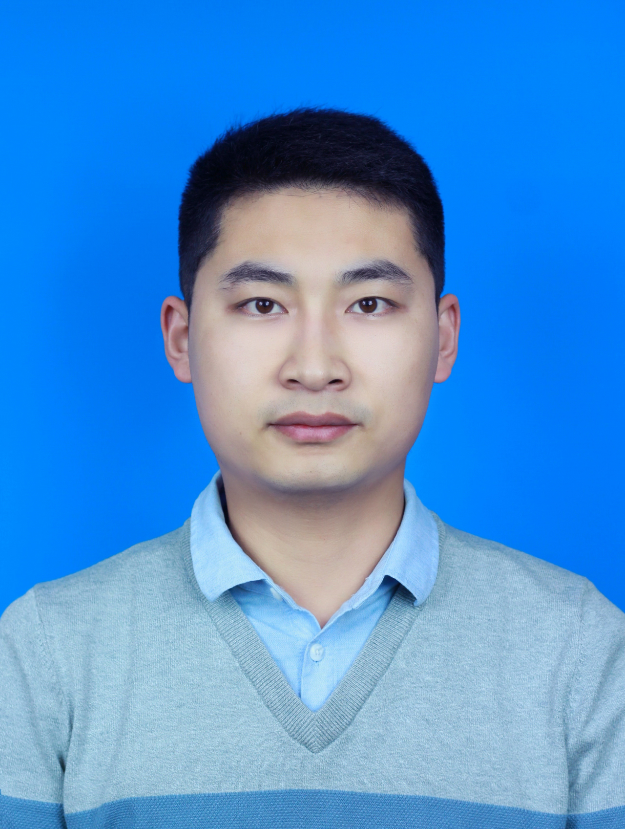 冯桂帅照片.JPG