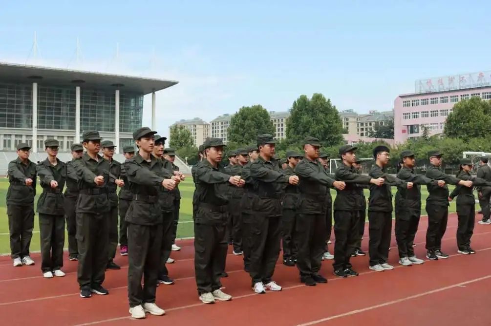 7c5ca5ded5ae5dac46286e8ac59c1b25.jpg