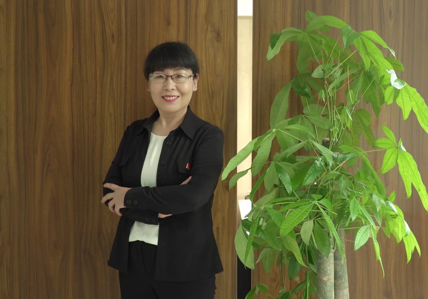 鲁民巧照片(1).jpg