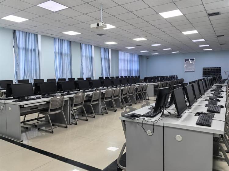 https://www.hevute.edu.cn/kjweb/kjweb/images/2024-05/586daba4c32144099b1b7cedab4b800c.jpg